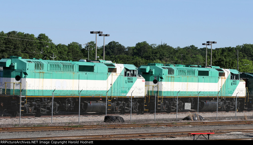 RNCX 18546 & 18542 remain in the yard (for now)